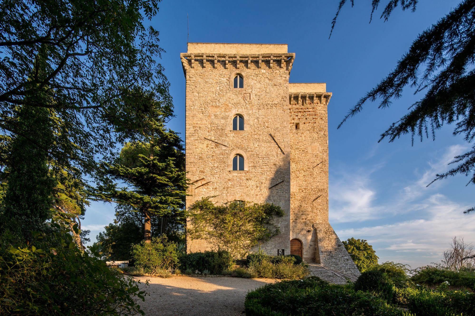 Torre Almonte Aparthotel Todi Buitenkant foto