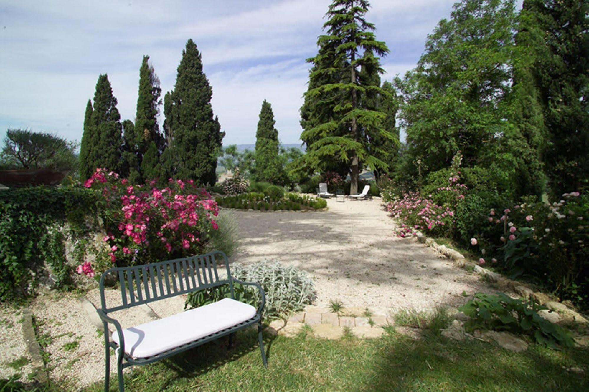 Torre Almonte Aparthotel Todi Buitenkant foto