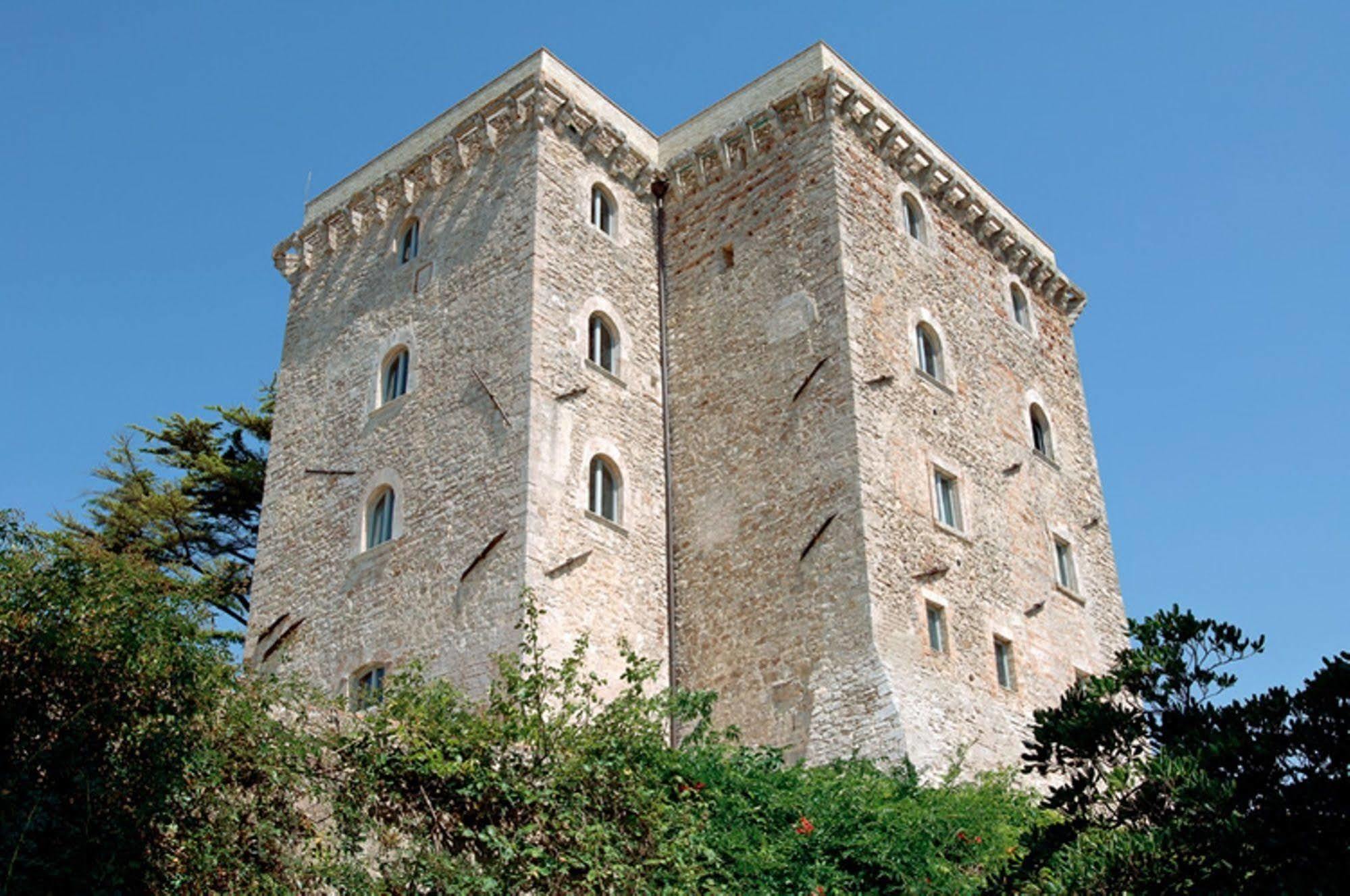 Torre Almonte Aparthotel Todi Buitenkant foto